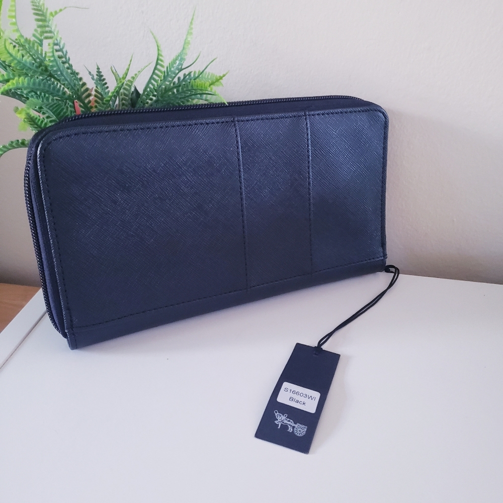 Mathew + Julian NWT Faux Leather Zipped Card Organizer - Black O/S